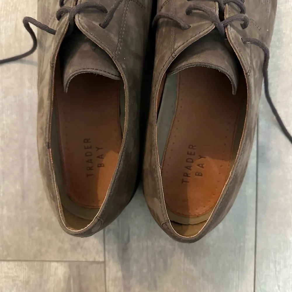 Trader Bay brown genuine